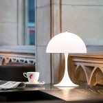 Dansk Riktad Asymmetrisk Bordslampa i Metall S12