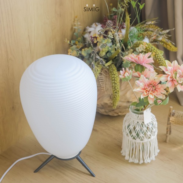 White Tripod Table Lamp for Bedroom S37