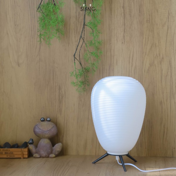 White Tripod Table Lamp for Bedroom S37