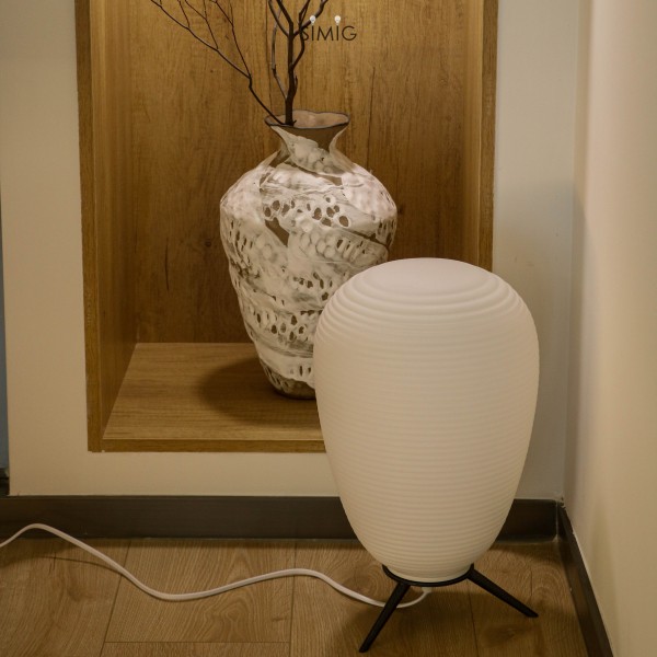 White Tripod Table Lamp for Bedroom S37