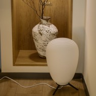 White Tripod Table Lamp for Bedroom S37