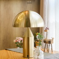Lampe de table moderne en métal Atollo pour chambre à coucher