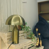 Lampe de table moderne en métal Atollo pour chambre à coucher