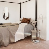 Leaf Shape Arum Swivel Metal Wall Lamp