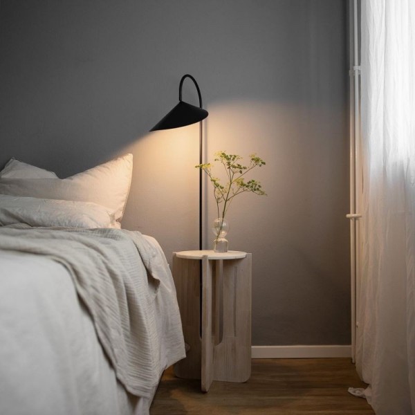 Leaf Shape Arum Swivel Metal Wall Lamp