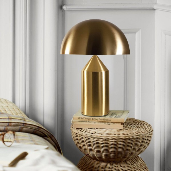 Lampe de table moderne en métal Atollo pour chambre à coucher