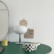 Minimalistyczna szklana lampa stołowa Bauhaus S20