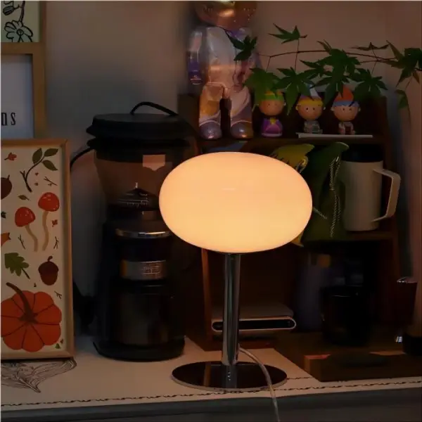 Minimalistyczna szklana lampa stołowa Bauhaus S20