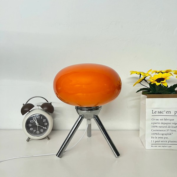 Bauhaus Glass Tripod Table Lamp For Bureau S25