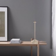 Pina Ladattava LED Pöytävalaisin Makuuhuoneeseen S66