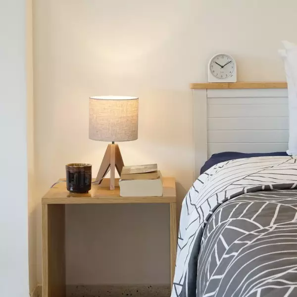 Wood Tripod Bedside Table Lamp With Grey Linen Lampshade S70