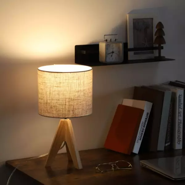 Wood Tripod Bedside Table Lamp With Grey Linen Lampshade S70