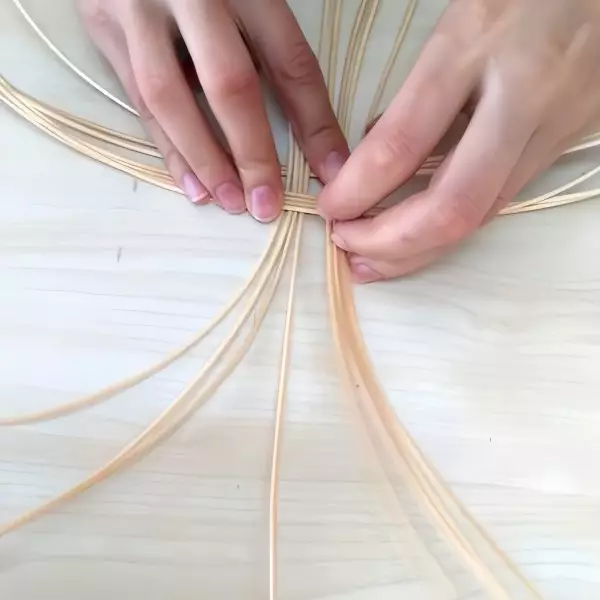 Doyle Orb Rattan-Pendelleuchte S73