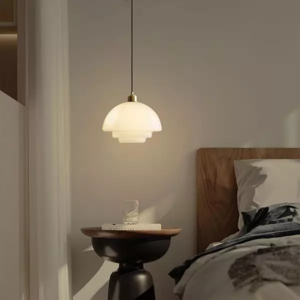 Mid-Century Art -maitovalkoinen lasinen riippuvalaisin S81