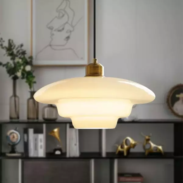 Mid-Century Art -maitovalkoinen lasinen riippuvalaisin S81