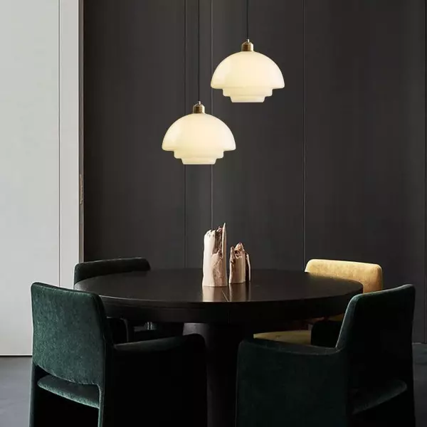 Mid-Century Art -maitovalkoinen lasinen riippuvalaisin S81