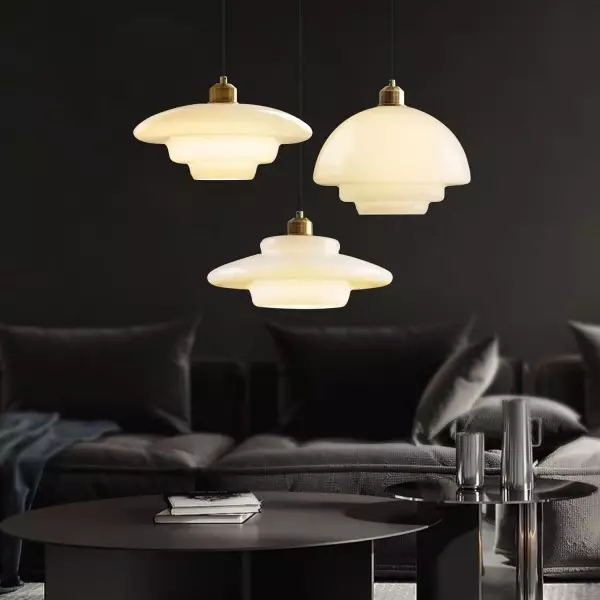 Mid-Century Art -maitovalkoinen lasinen riippuvalaisin S81