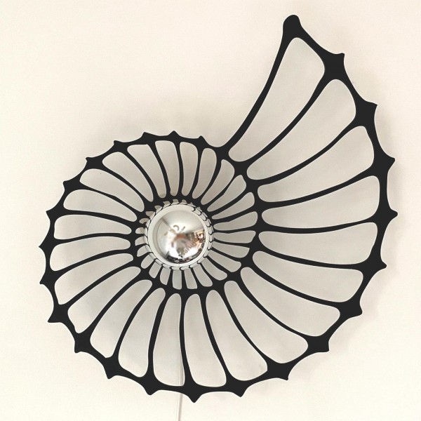 LED-Wandleuchte mit Schattenwurf aus Holz S87