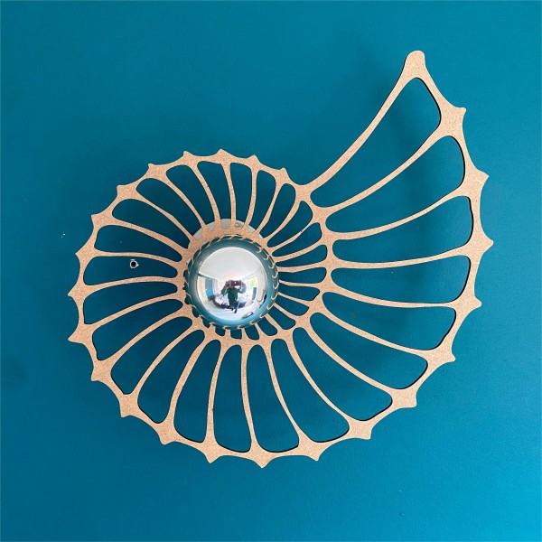 LED-Wandleuchte mit Schattenwurf aus Holz S87