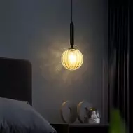 Pohjoismainen lasimaalauspalloriippuvalaisin S117