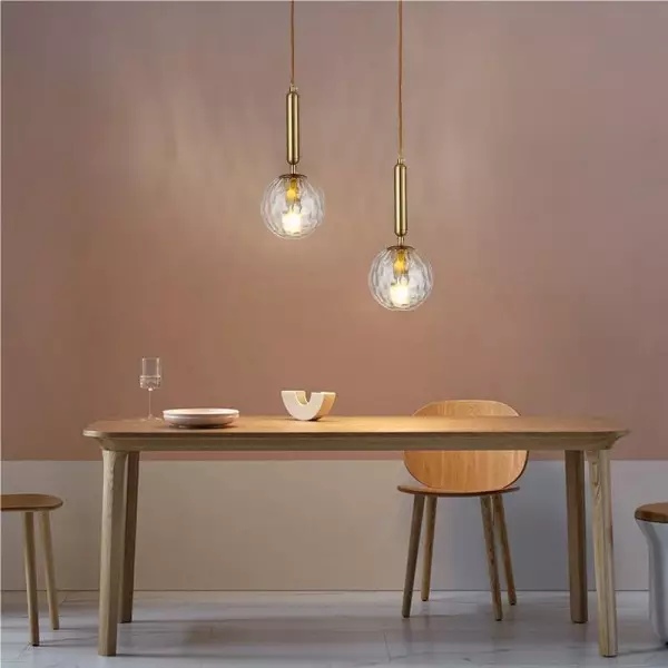 Pohjoismainen lasimaalauspalloriippuvalaisin S117