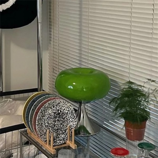 Bauhaus Szklana lampa stołowa LED w kształcie jabłka S137