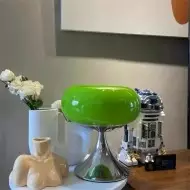 Bauhaus Szklana lampa stołowa LED w kształcie jabłka S137