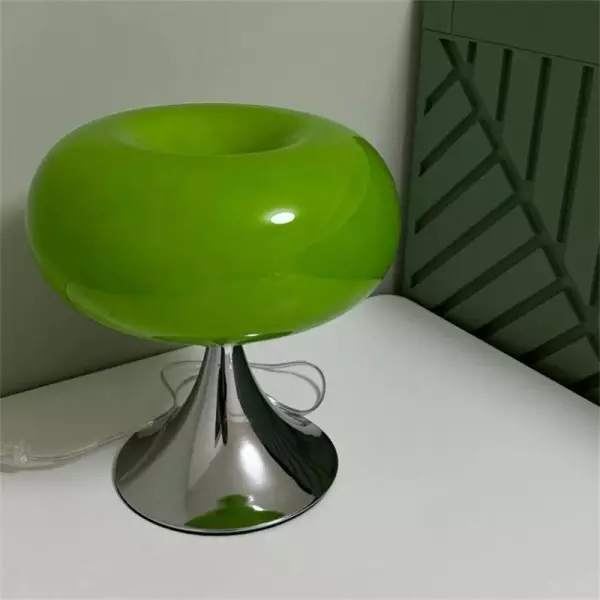 Bauhaus Szklana lampa stołowa LED w kształcie jabłka S137