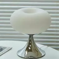 Bauhaus Szklana lampa stołowa LED w kształcie jabłka S137