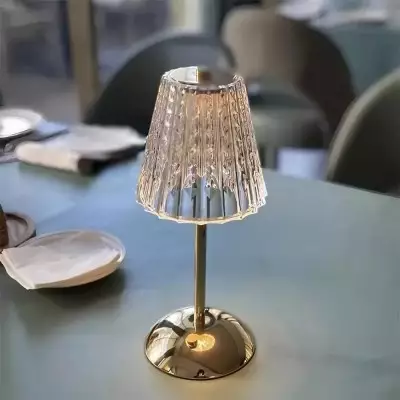 Vintage laskostettu messinki johdoton pöytävalaisin S147