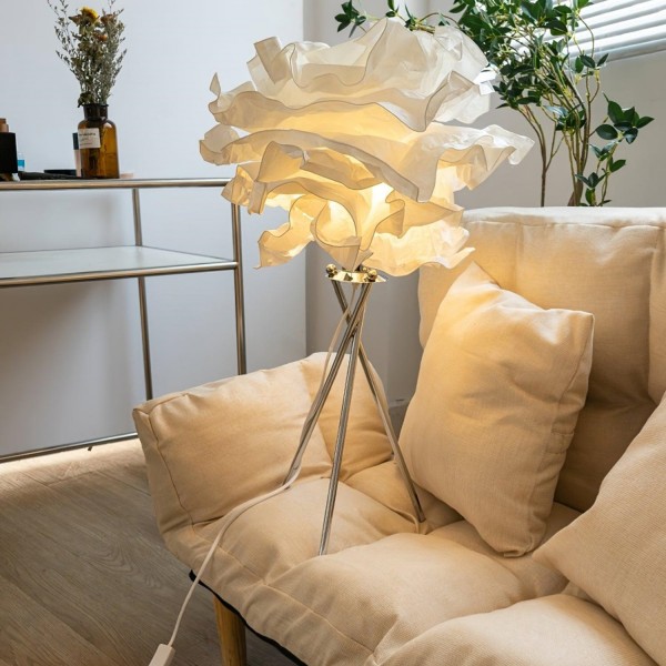 Creative Cloud Metal Paper Table Lamp S162