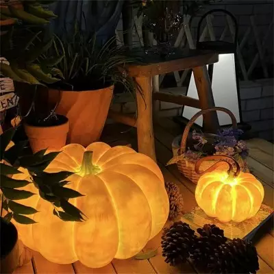 Tragbare Tischlampe aus Kürbisharz für Halloween-Dekorationen S165