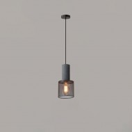 Pendellampe i sementnett M81