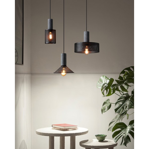 Pendellampe i sementnett M81