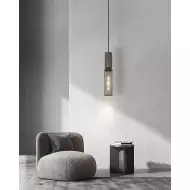 Pendellampe i sementnett M81