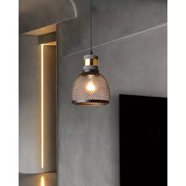 Pendellampe i sementnett M81