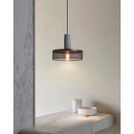 Pendellampe i sementnett M81