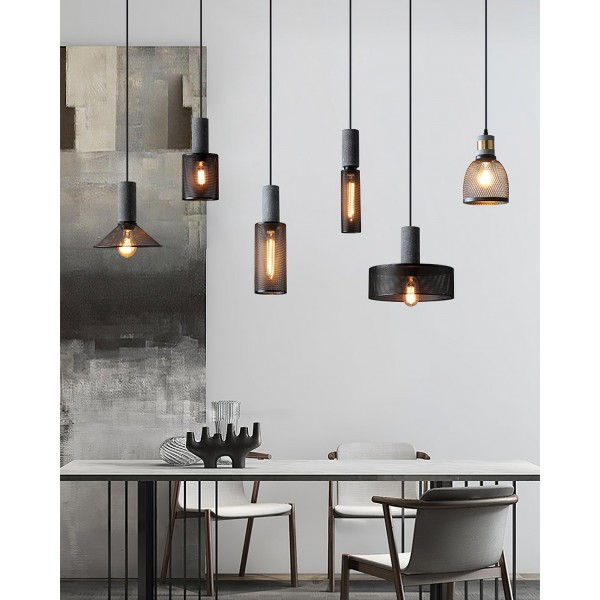 Pendellampe i sementnett M81