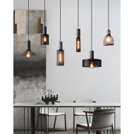 Pendellampe i sementnett M81