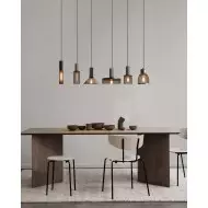 Pendellampe i sementnett M81