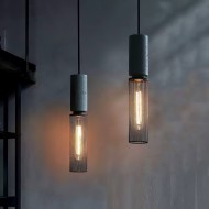 Pendellampe i sementnett M81