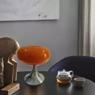 Bauhaus Szklana lampa stołowa LED w kształcie jabłka S137