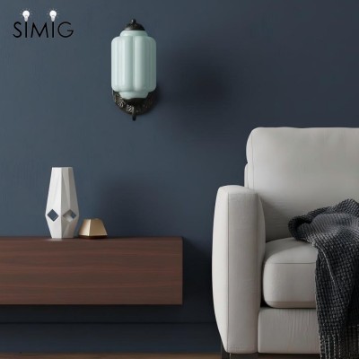 Eloise Vintage væglampe med mælkeglasskærm til soveværelse eller entré S194