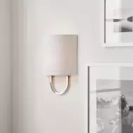 Elegancka lampa ścienna Nolvara z miękkim kloszem i metalowym ramieniem T082