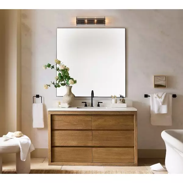 Kinkiet Lumora Crystal – eleganckie oświetlenie do przedpokoju i sypialni T140