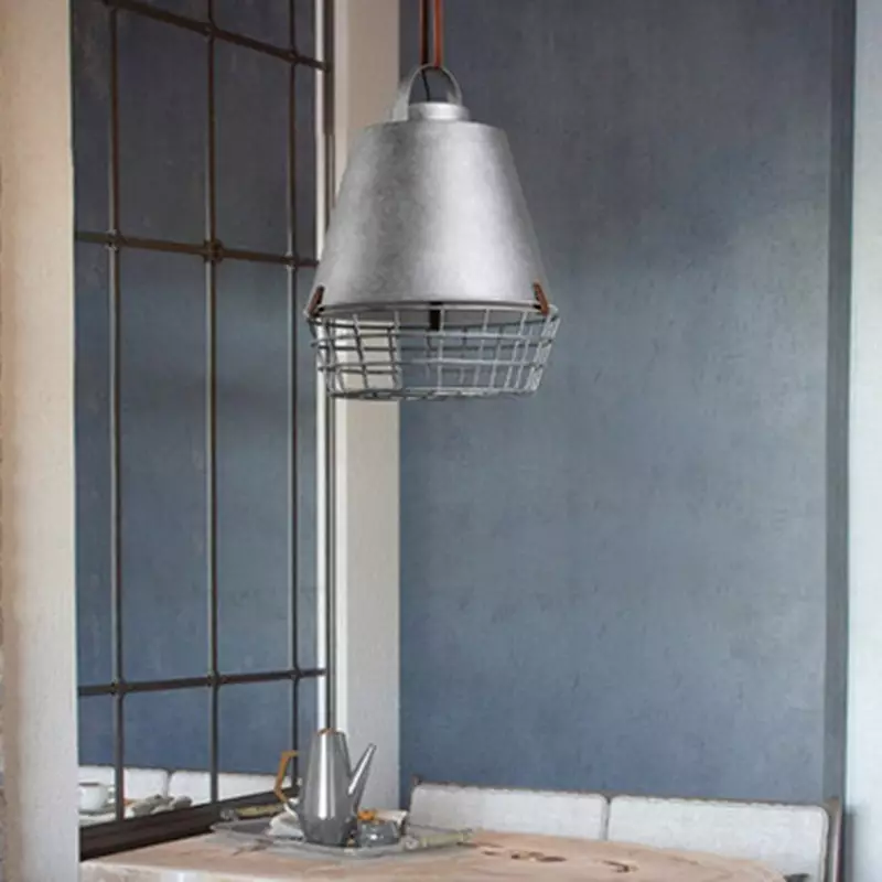 Przemysłowa lampa wisząca z kratką VENUKA