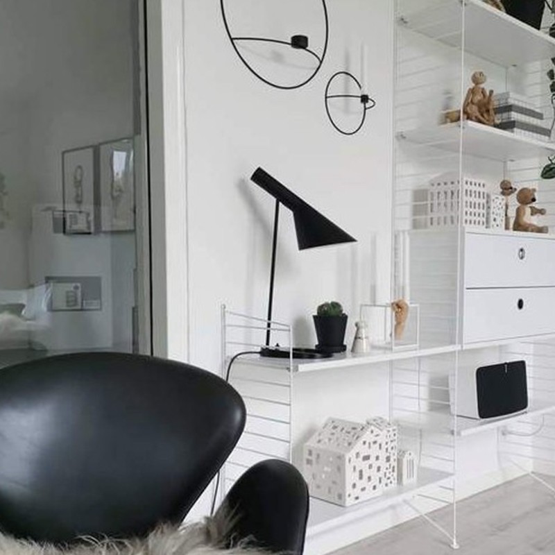 Dansk Riktad Asymmetrisk Bordslampa i Metall S12