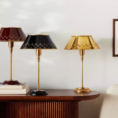 Lampada da tavolo traforata Auriglow in ottone con design floreale – ispirata all'era spaziale T024