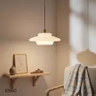 Mid-Century Art -maitovalkoinen lasinen riippuvalaisin S81