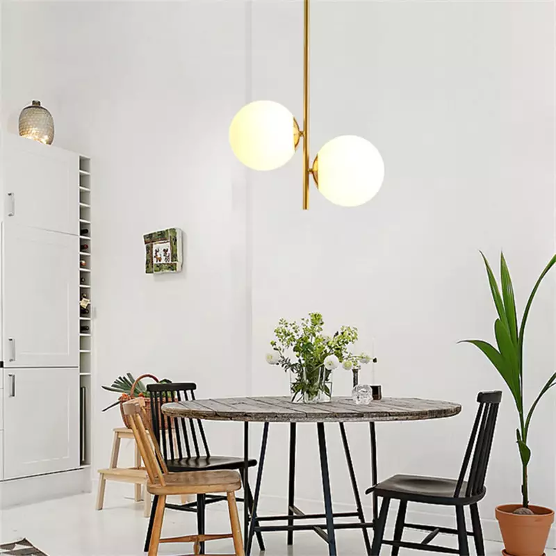 Suspension boule en verre opale